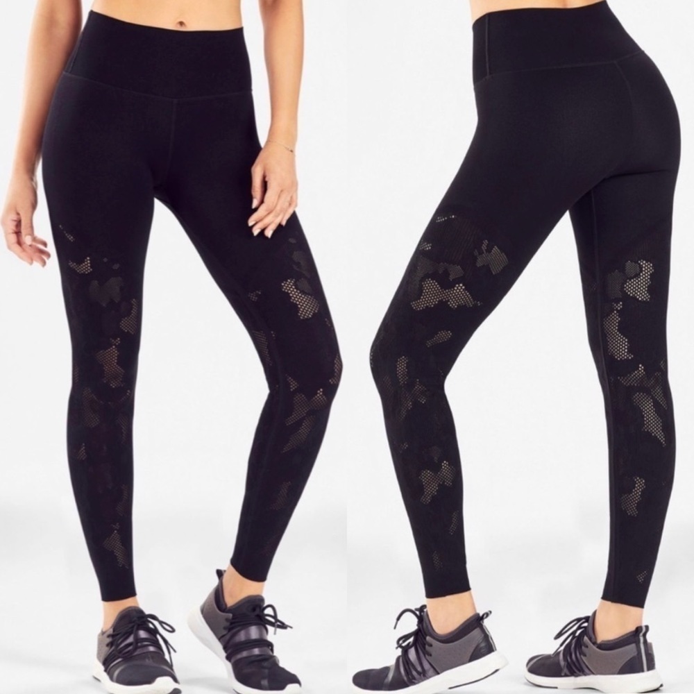 NWT Fabletics High-Waisted SculptKnit® Seamless Camo Legging in Black
